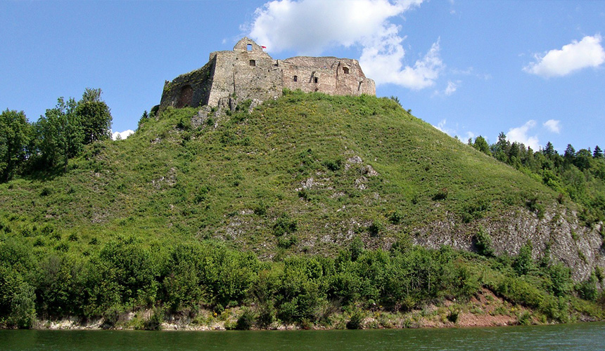 Czorsztyn Castle 